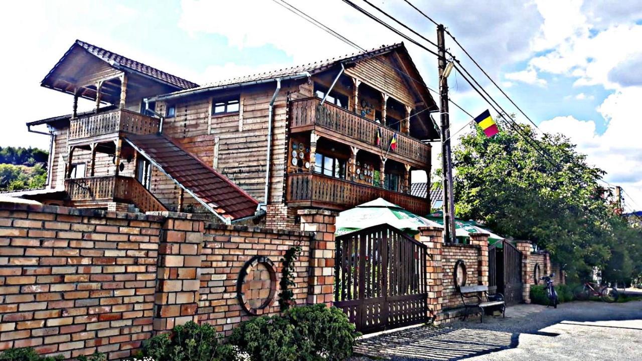 La Curtea Veche Appartement Lapus Buitenkant foto