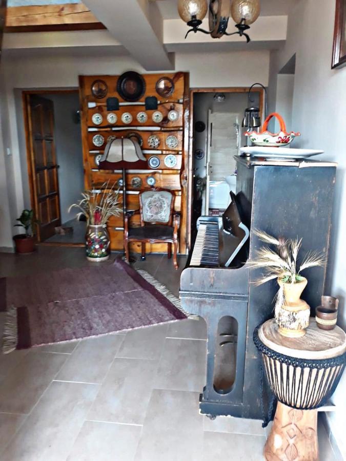 La Curtea Veche Appartement Lapus Buitenkant foto