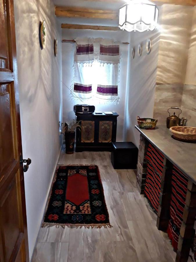 La Curtea Veche Appartement Lapus Buitenkant foto