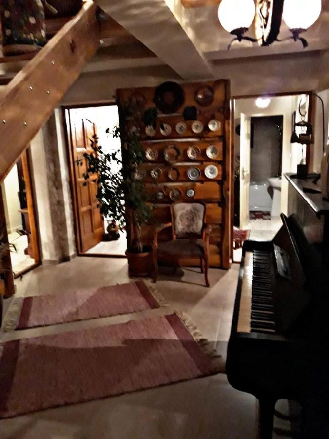La Curtea Veche Appartement Lapus Buitenkant foto