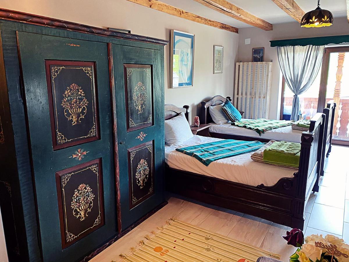 La Curtea Veche Appartement Lapus Buitenkant foto
