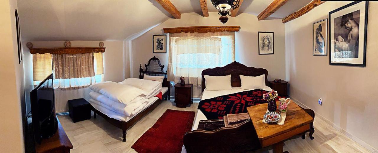 La Curtea Veche Appartement Lapus Buitenkant foto