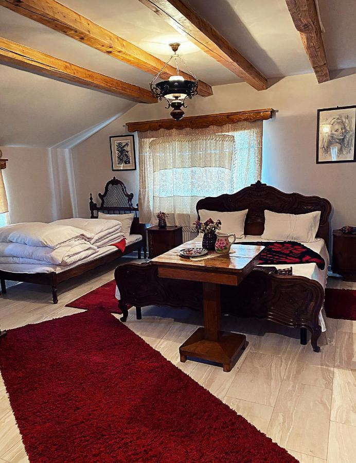 La Curtea Veche Appartement Lapus Buitenkant foto