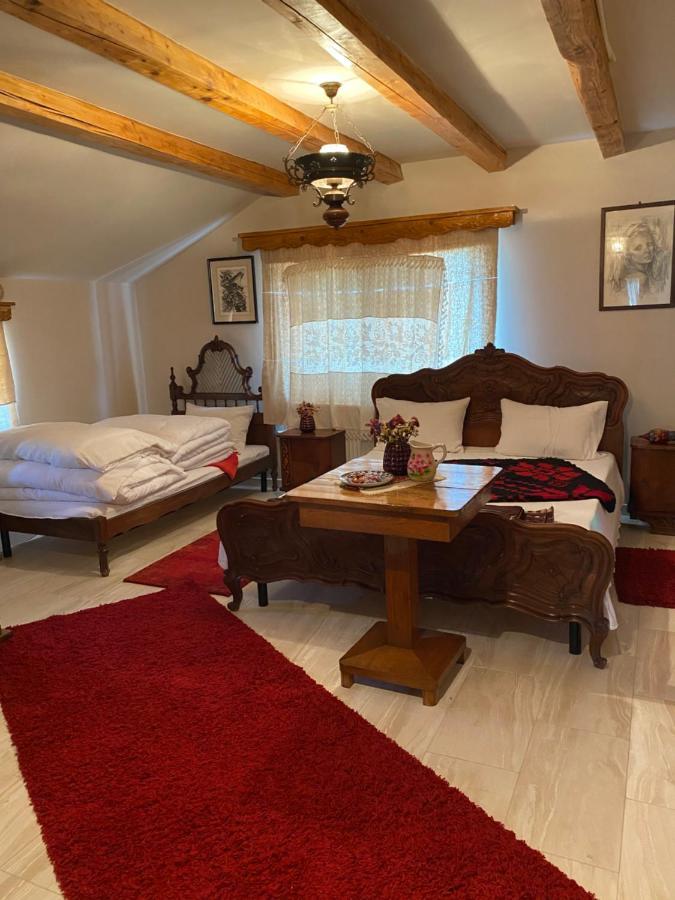La Curtea Veche Appartement Lapus Buitenkant foto