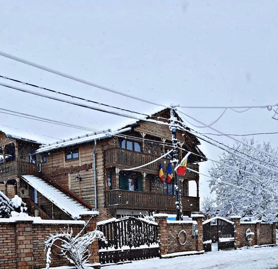 La Curtea Veche Appartement Lapus Buitenkant foto