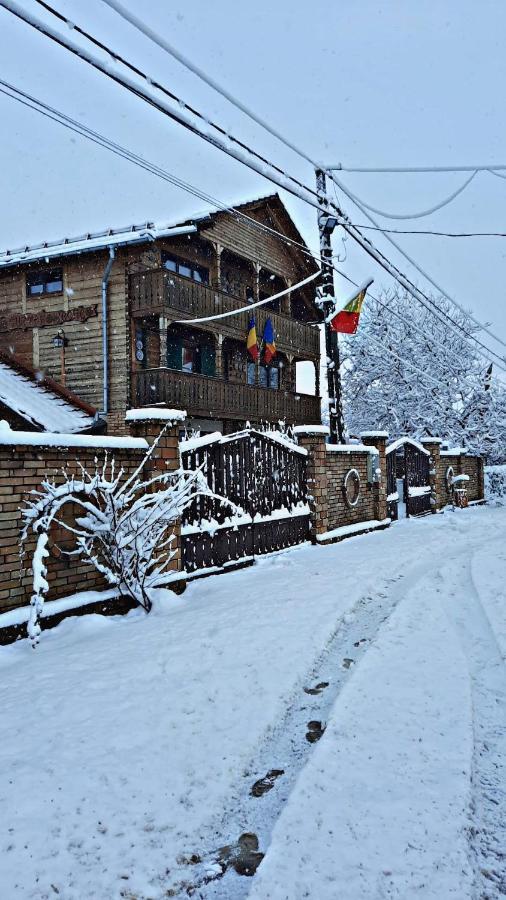 La Curtea Veche Appartement Lapus Buitenkant foto