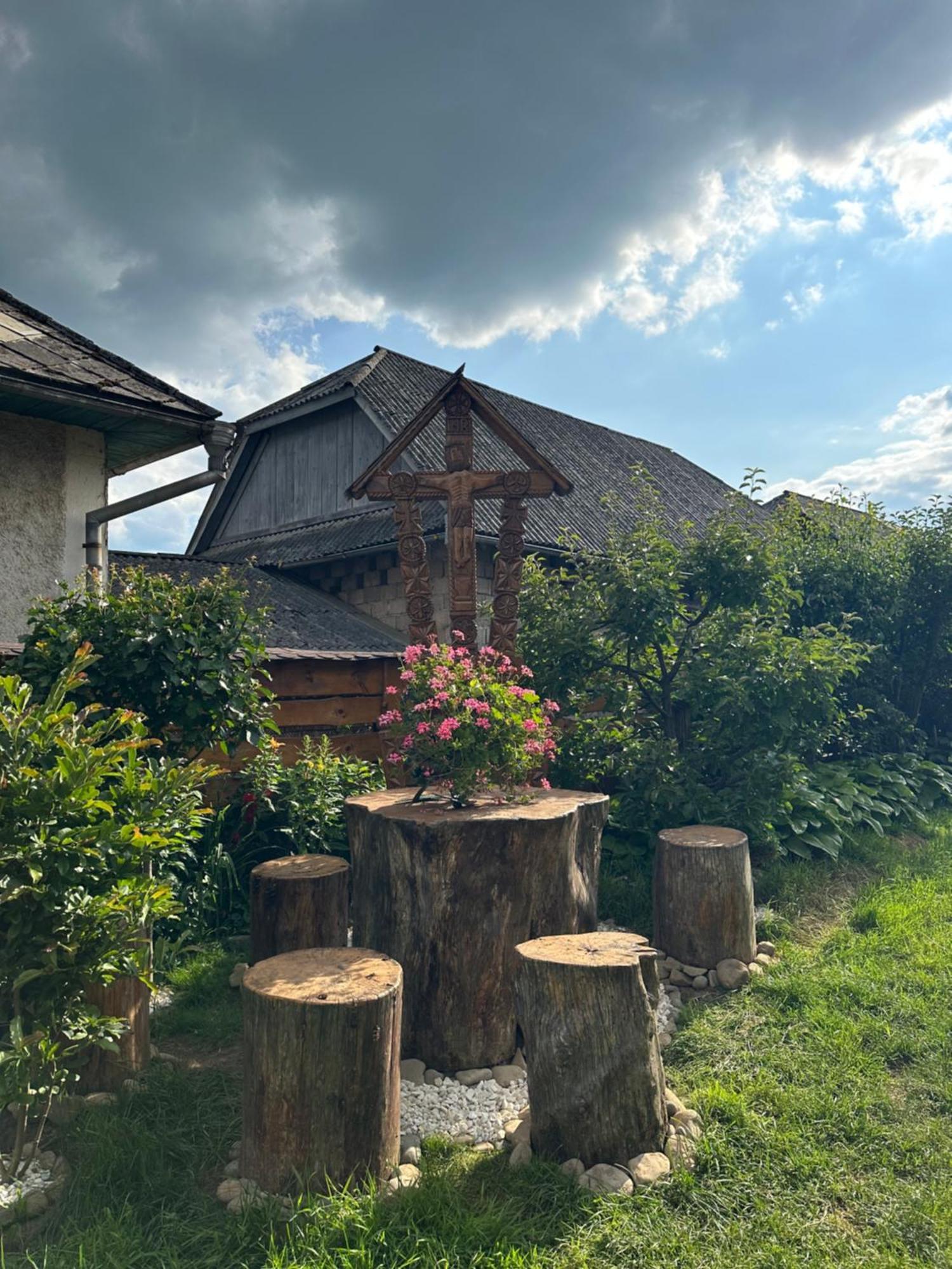 La Curtea Veche Appartement Lapus Buitenkant foto